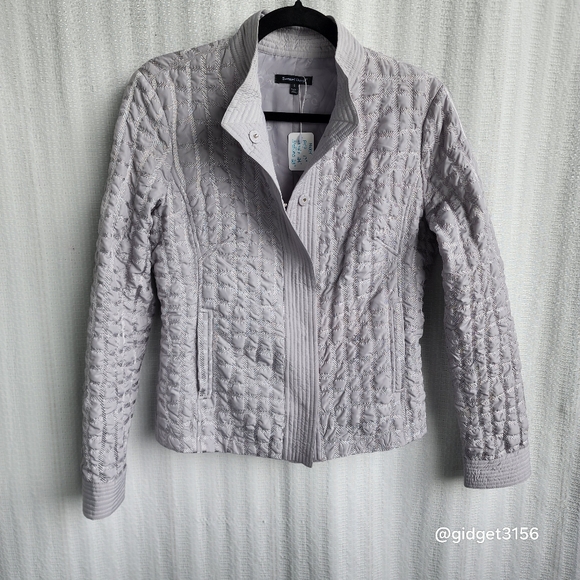 NWOT  DOVE GREY QUILTED BLAZER WITH SILVER THREADS - SIZE SMALL - Picture 2 of 10
